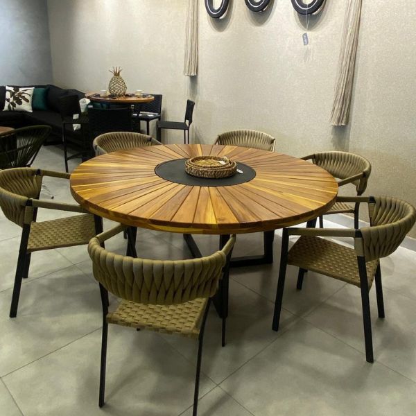 Conjunto de Mesa Evelyn com Prato Giratório em Alumínio